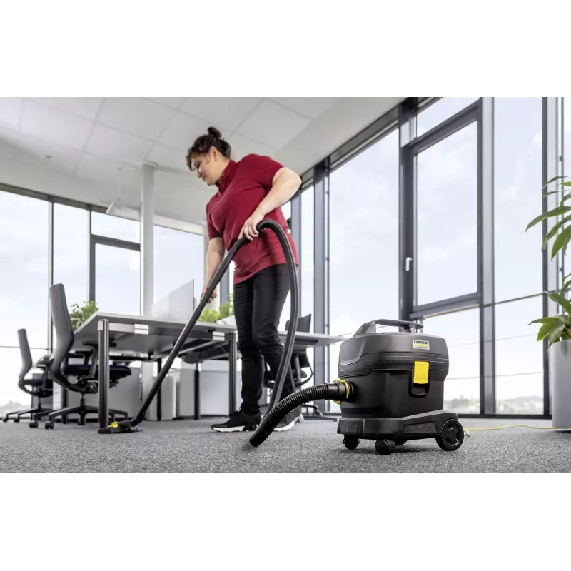 Odkurzacz | KARCHER | Moc wejściowa 850 W | Pojemność na kurz 11 L | Odkurzacz beczkowy | Rodzaj czyszczenia Na sucho | Pojemnik na kurz Worek na kurz | Kolor Czarny | 1.527-222.0