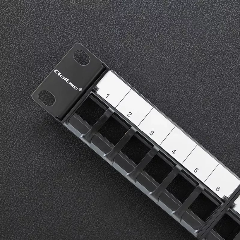 Qoltec 54516 panel krosowy do szafy rack 19 cali, 24 porty, 1U, UTP, czarny