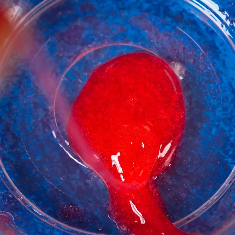 Zestaw naukowy Liscianigiochi Crazy Science Slime w ciemności 304-PL89239 — zestaw do eksperymentów ze świecącym w ciemności slime'em