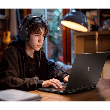 Laptop Acer Nitro V17 AI ANV17-41-R8JV 17.3 cala FHD, AMD Ryzen 7 260, NVIDIA RTX 5050, 16 GB RAM, 1 TB SSD, Windows 11