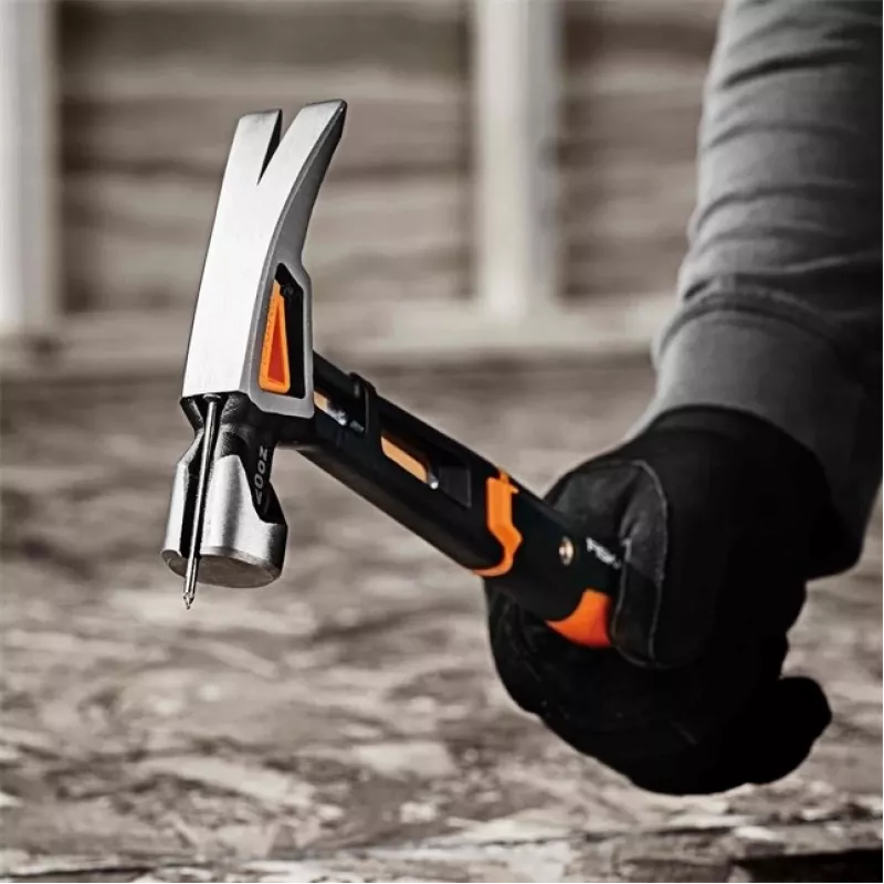 Młotek Fiskars 1020214, typ ciesielski, czarny, metaliczny, pomarańczowy