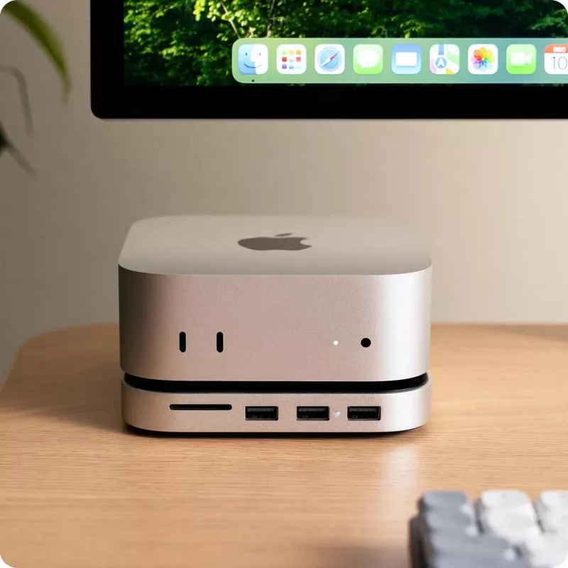 Satechi laptop dock/port replicator ST-GNMMES — przewodowy hub USB 3.2 Gen 2 Type-C, USB-A i SD, srebrny