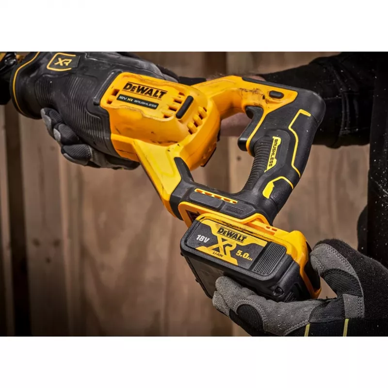 Piła szablasta DeWALT DCS382N-XJ