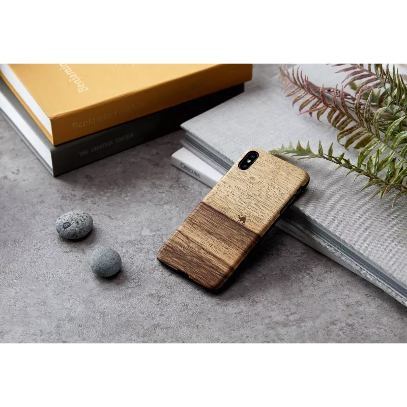 Etui na smartfona man and wood do iPhone XS Max — terra Czarny