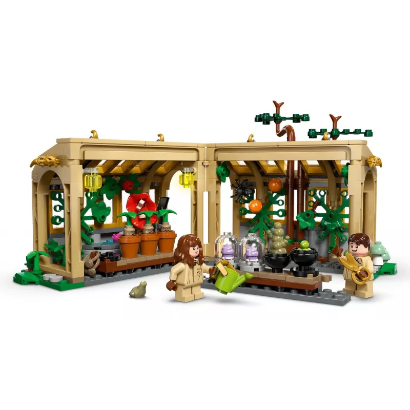 LEGO HARRY POTTER 76445 Zamek Hogwart – Lekcja zielarstwa