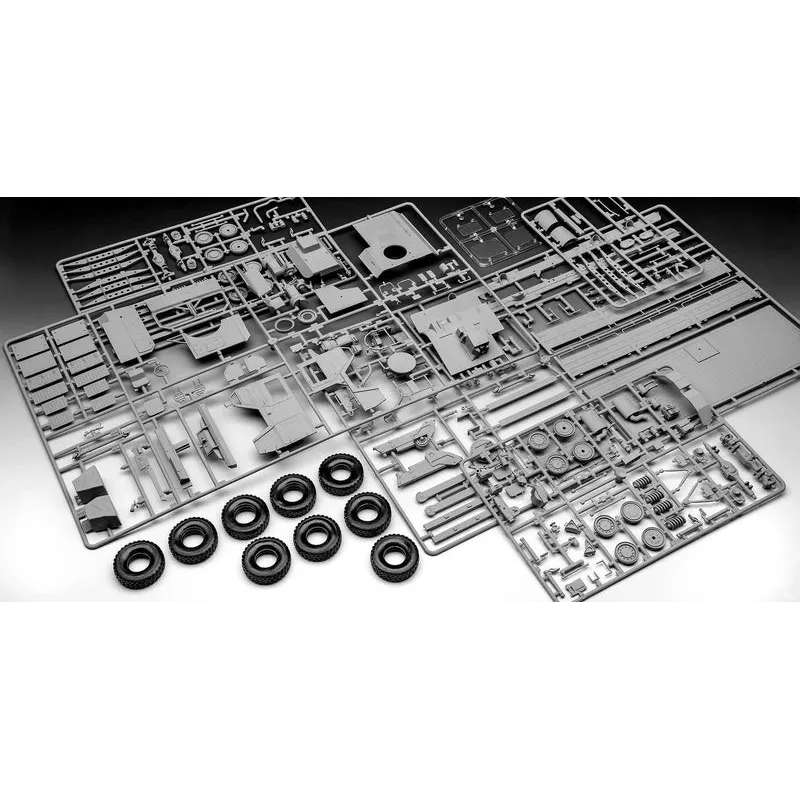 Zestaw modelu plastikowego REVELL Man 10T Milgl 8x8 Truck 1/35