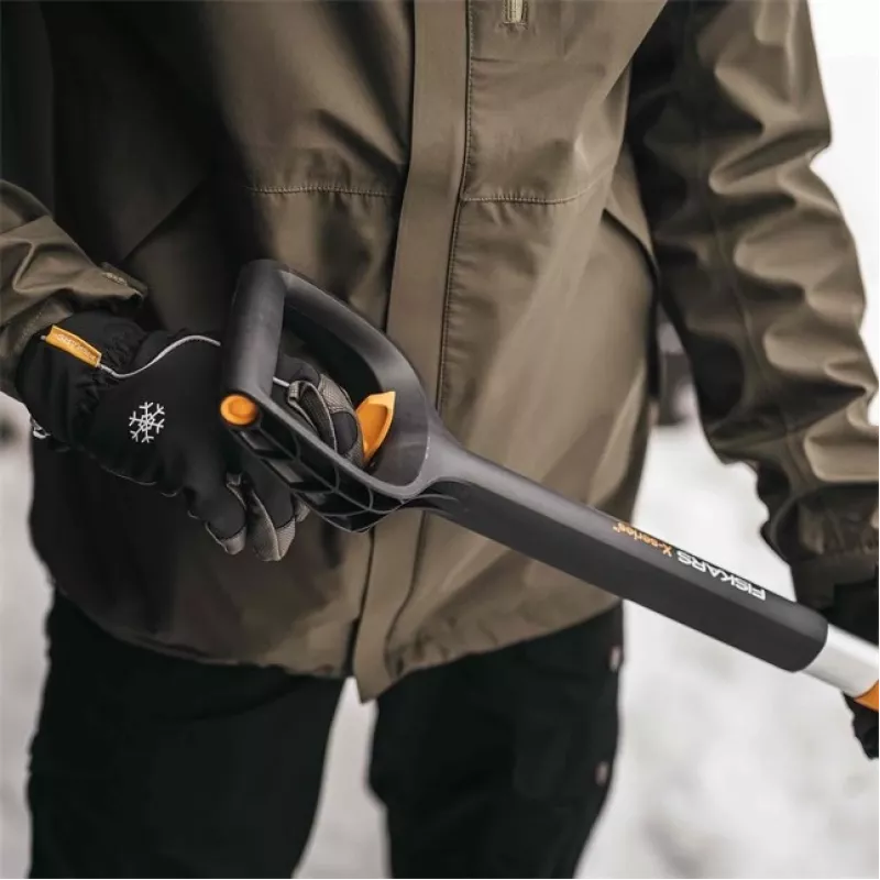 Fiskars Car Snow Shovel Telescopic Handle X-SERIES