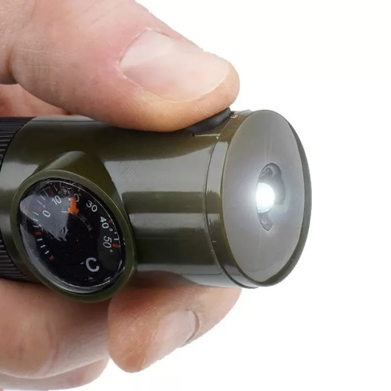Wielofunkcyjny gwizdek survivalowy Mil-Tec SP.22073 — 6-w-1 oliwkowy, kompas, termometr, lusterko, lupa, światło, 100×35×30 mm