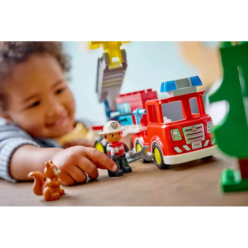 LEGO DUPLO 10473 Wóz strażacki z wężem i strażakiem