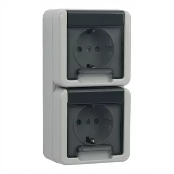 Gniazdo Schuko Gira 4780 30 — 250 V, 16 A, szare, obudowa z tworzywa sztucznego