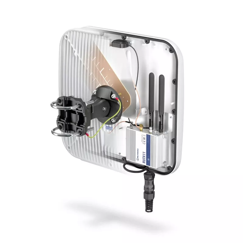 Kierunkowa antena sieciowa QuWireless AXRL — 7 dBi, 0.694–0.96 / 1.7–2.2 / 2.2–2.7 GHz, PoE/LAN, podwójna polaryzacja