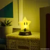 Lampa stołowa Paladone Super Mario Super Star Icon Light — dekoracyjna lampka nocna LED