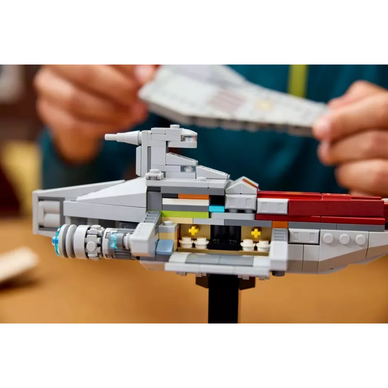 LEGO Star Wars Acclamator-class Assault Ship zestaw 75404 — zestaw konstrukcyjny, 450 elementów, model ekspozycyjny 130×150×230 mm