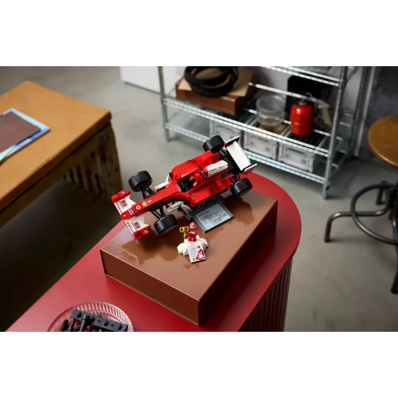 LEGO ICONS 11375 Ferrari F2004 i Michael Schumacher