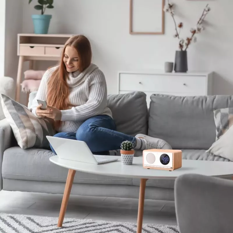 MANTA RDI912W Rimini radiobudzik, Bluetooth i ładowanie bezprzewodowe, biały