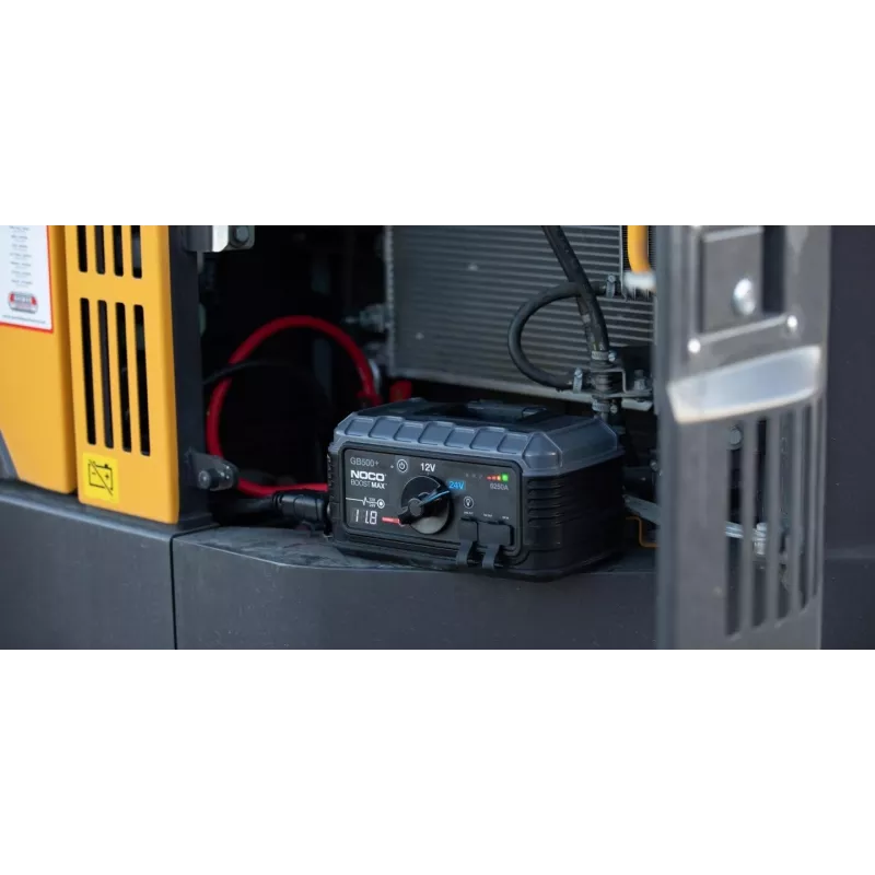 Jump starter NOCO GB500 6250A 12V/24V, przenośny booster akumulatorowy do pojazdów osobowych i użytkowych