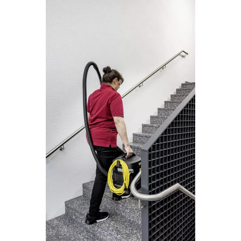 Odkurzacz | KARCHER | Moc wejściowa 850 W | Pojemność na kurz 11 L | Odkurzacz beczkowy | Rodzaj czyszczenia Na sucho | Pojemnik na kurz Worek na kurz | Kolor Czarny | 1.527-222.0