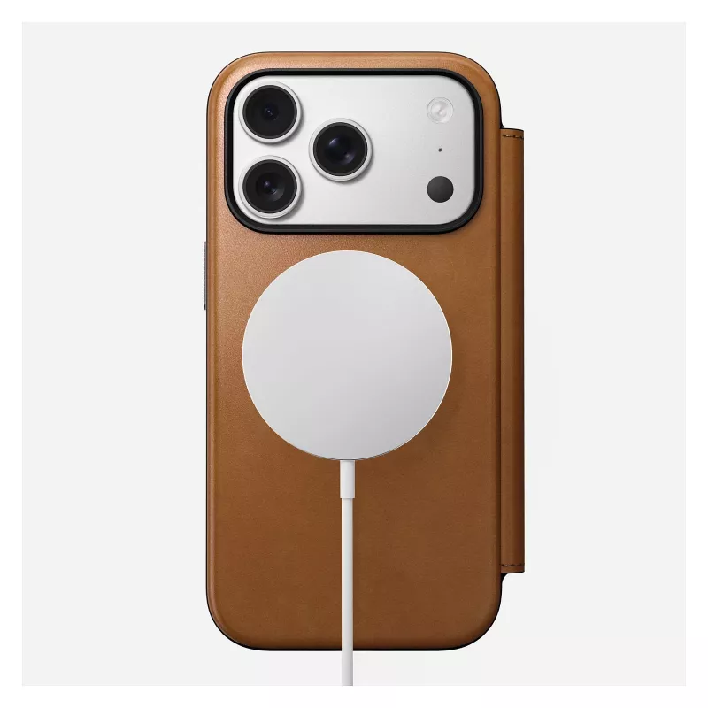 Etui z klapką Nomad Modern Leather Folio do iPhone 17 Pro, skóra + aluminium, 6,3 cala (16 cm), Tan, 3 kieszenie na karty