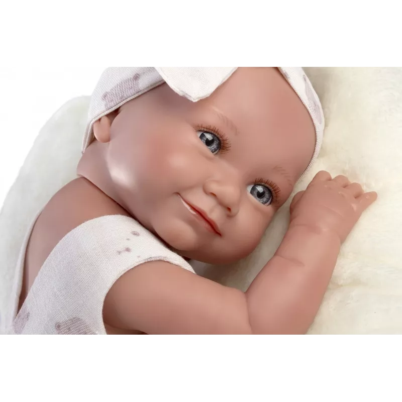 Winylowa laleczka bobas 40 cm Llorens z realistycznymi detalami i miękkim korpusem