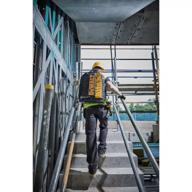Plecak narzędziowy DeWalt DWST81690-1 z wieloma komorami