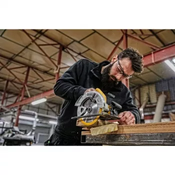 Przenośna pilarka tarczowa DeWALT DWE560 18,4 cm 5500 obr./min 1350 W