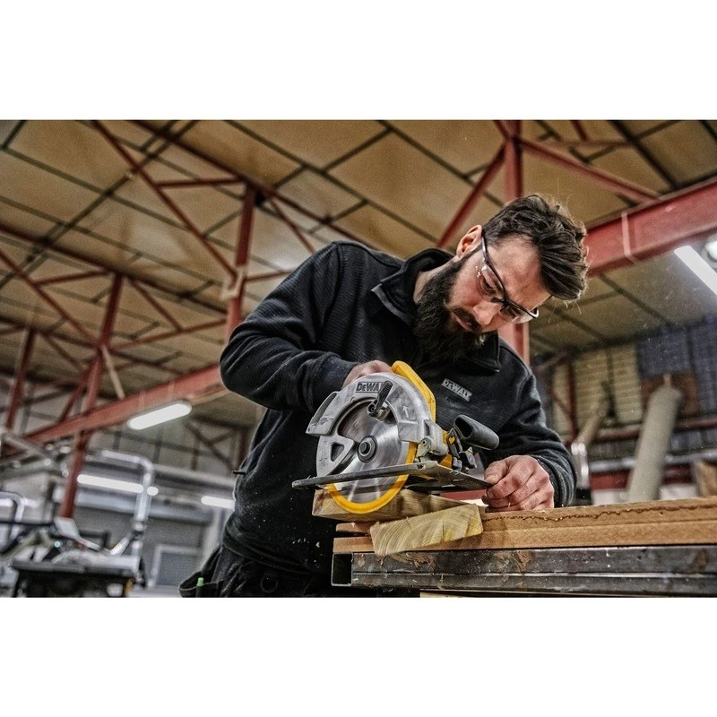 Przenośna pilarka tarczowa DeWALT DWE560 18,4 cm 5500 obr./min 1350 W