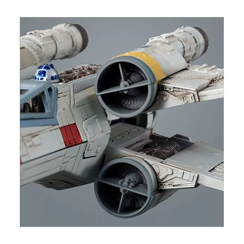 Zestaw do montażu modelu wahadłowca REVELL skala 1:72 — X-Wing Starfighter, długość 100 mm