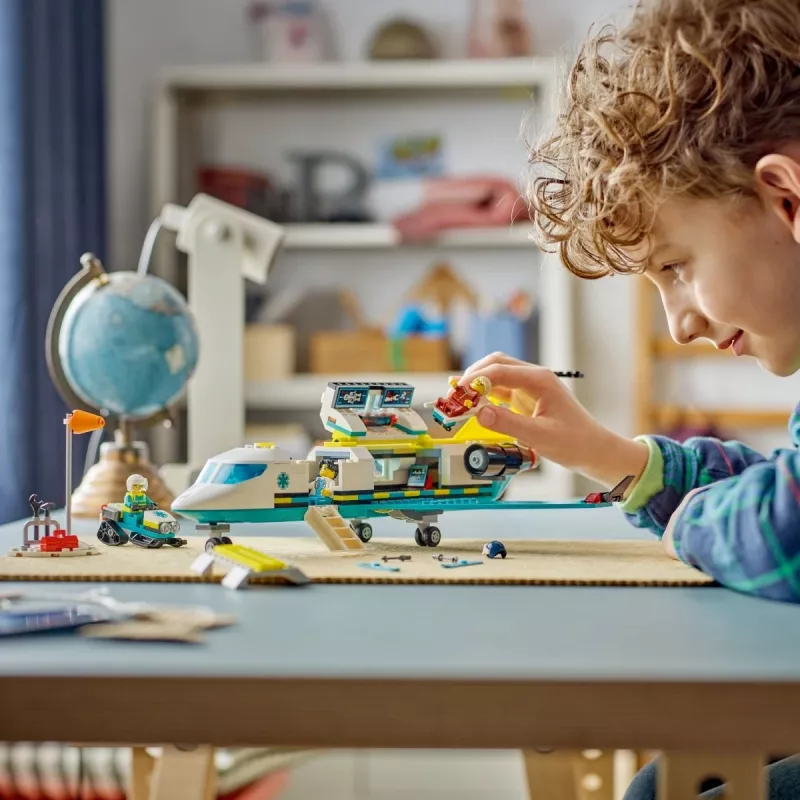 LEGO City Samolot Ratunkowy 60465 – mały zestaw konstrukcyjny samolotu ratunkowego, 403 elementy, 4 minifigurki, wiek 6+