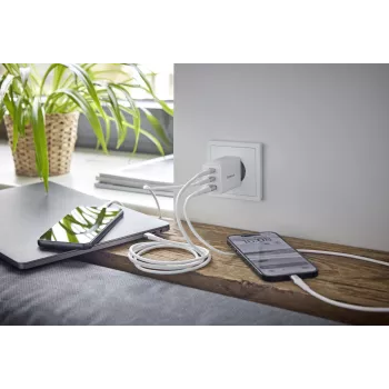 Zasilacz sieciowy 1XUSB-A/2XUSB-C/7806512 Intenso