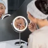 Wolnostojące lusterko do makijażu Medisana CM 844 LED sterowanie dotykowe, powiększenie 7×, wbudowana bateria 1000 mAh, ściemniane światło trójkolorowe