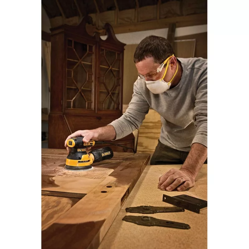 Szlifierka oscylacyjna DeWalt DWE6423-QS, 280 W, 8 000–12 000 OPM, orbita 2,6 mm, 1,28 kg