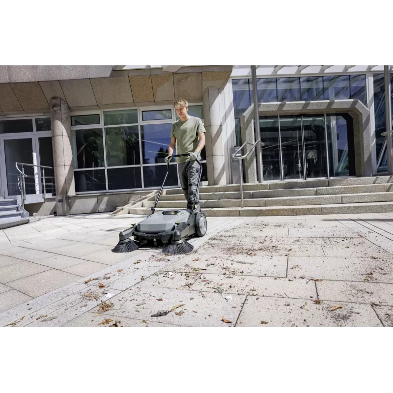 Zamiatarka ręczna Karcher AG KM 70/20 C 2SB, 22 kg