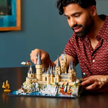 LEGO 76419 Harry Potter Zamek i tereny Hogwartu Duży zestaw dla dorosłych zawierający kultowe miejsca: Wielką Salę Komnatę Tajemnic i więcej Walentynki