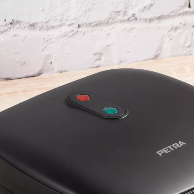 Grill elektryczny Petra PT4366MBLKVDE czarny z nieprzywierającą powierzchnią i regulacją temperatury