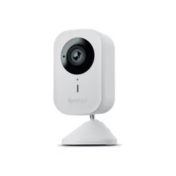 Kamera bezpieczeństwa IP Synology CC400W — 4 MP (2560×1440), Wi‑Fi, IP65, 125° w poziomie, 30 kl./s, microSD do 256 GB