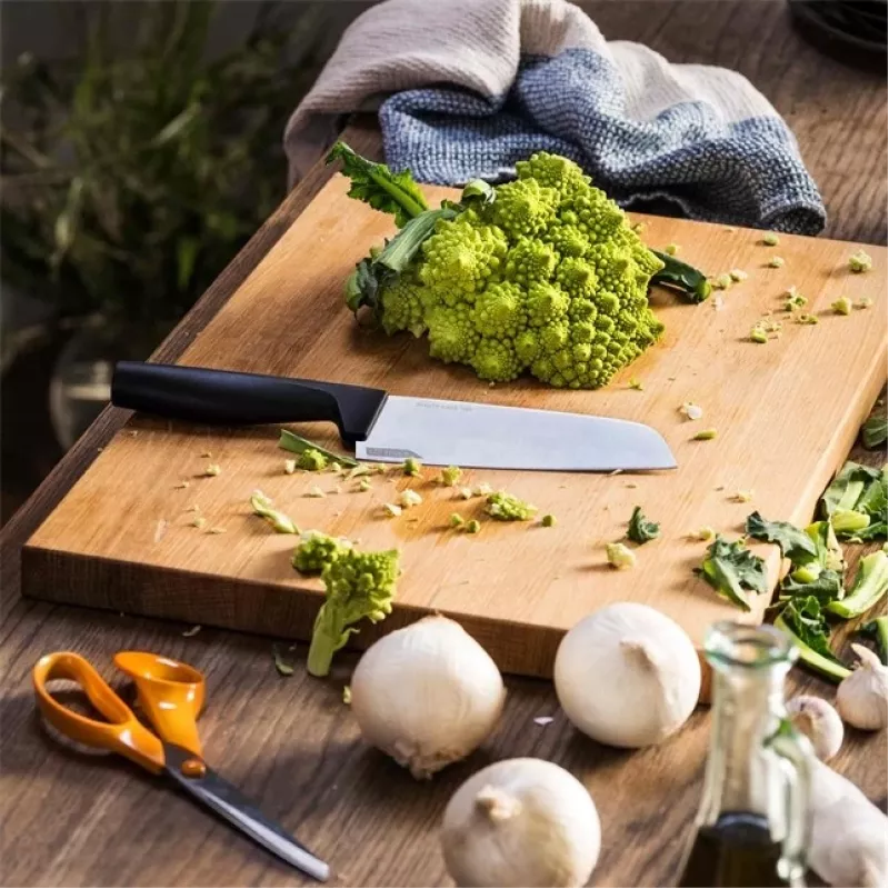 Nóż kuchenny Fiskars 1051761 ze stali nierdzewnej 1 szt. nóż Santoku