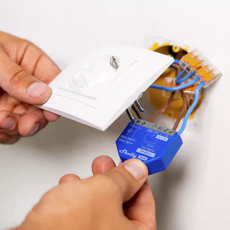 Inteligentny przełącznik Shelly 1 Gen4 — bezprzewodowy 240 V AC, Wi‑Fi 2.4 GHz, Bluetooth 5.0, ZigBee, obudowa plastikowa 42×16×37 mm