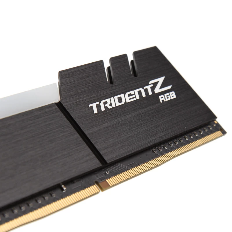 Moduł RAM do komputera stacjonarnego G.SKILL DDR4 16 GB (2x8GB) 3200 MHz, 288-pin DIMM, 1,35 V, radiator, RGB, dwukanałowy