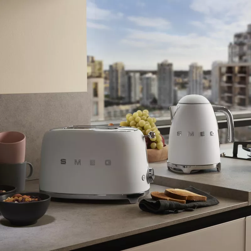 Smeg Kettle 50style Matte biały Klf03whmeu