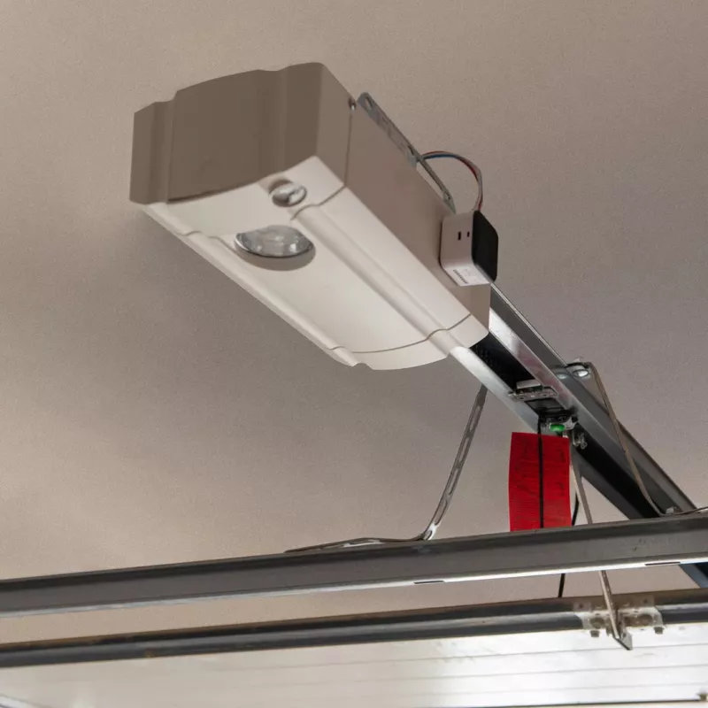 Akcesorium do otwierania bramy garażowej Yale Smart Opener Garage