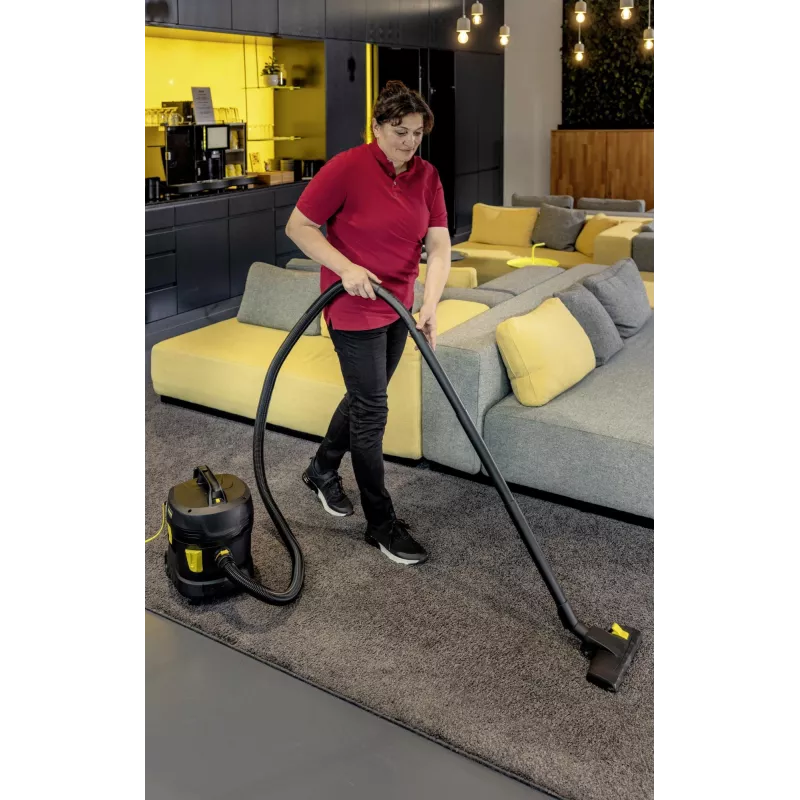 Odkurzacz | KARCHER | Moc wejściowa 850 W | Pojemność na kurz 11 L | Odkurzacz beczkowy | Rodzaj czyszczenia Na sucho | Pojemnik na kurz Worek na kurz | Kolor Czarny | 1.527-222.0
