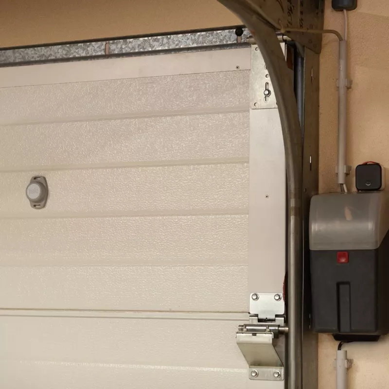 Akcesorium do otwierania bramy garażowej Yale Smart Opener Garage