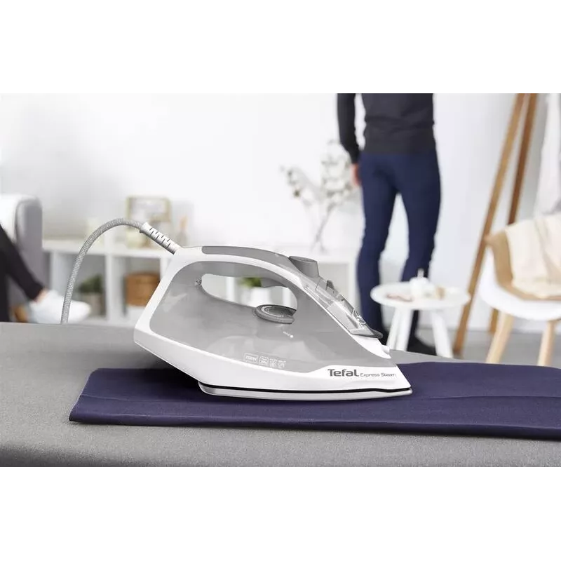 Żelazko parowe Tefal FV2863E1, 2400W, ciągła para 35 g/min, stopa nieprzywierająca, para pionowa