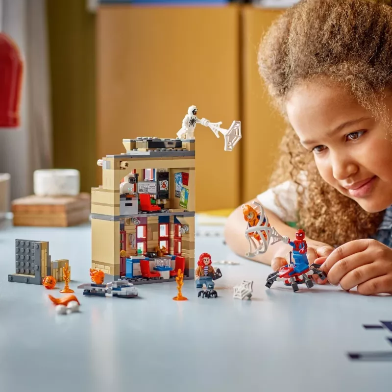 LEGO Marvel zestaw 76317 Mieszkanie Petera Parkera z minifigurką Spider-Mana
