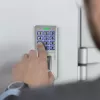 Zamek kodowy z czytnikiem linii papilarnych i RFID QOLTEC 52447 z ochroną IP68