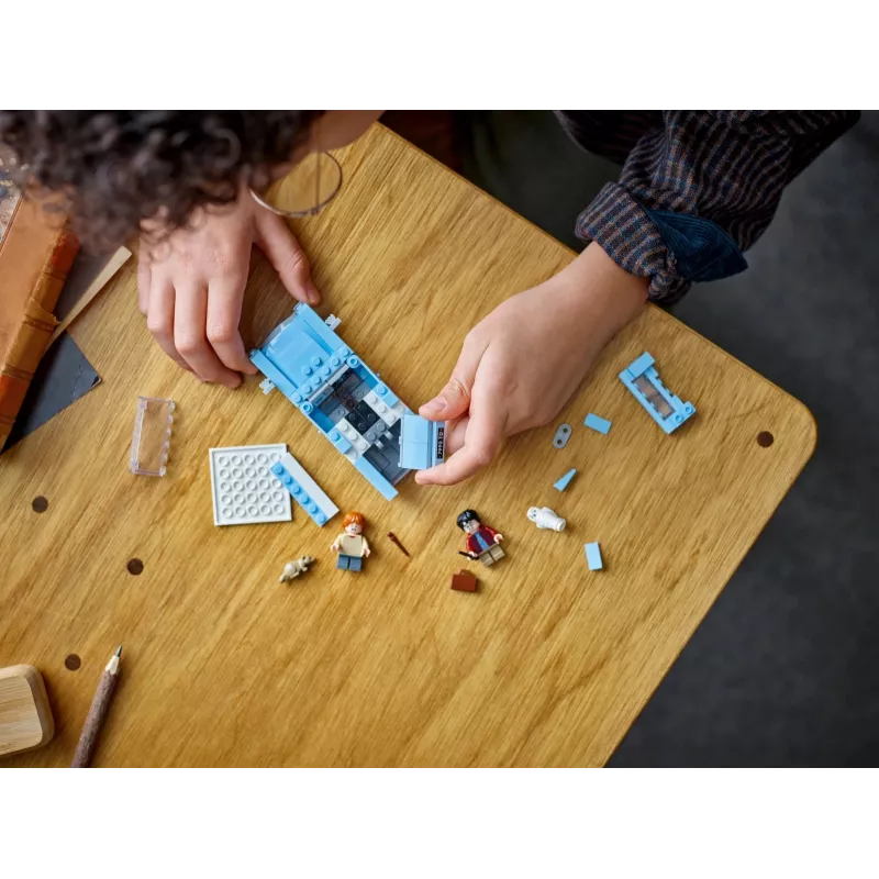 LEGO Harry Potter Latający Ford Anglia Samochód Zabawka dla Dzieci od 7 Lat, Chłopców i Dziewczynek, Model do Zbudowania z Minifigurką Rona Weasleya i Hedwigą