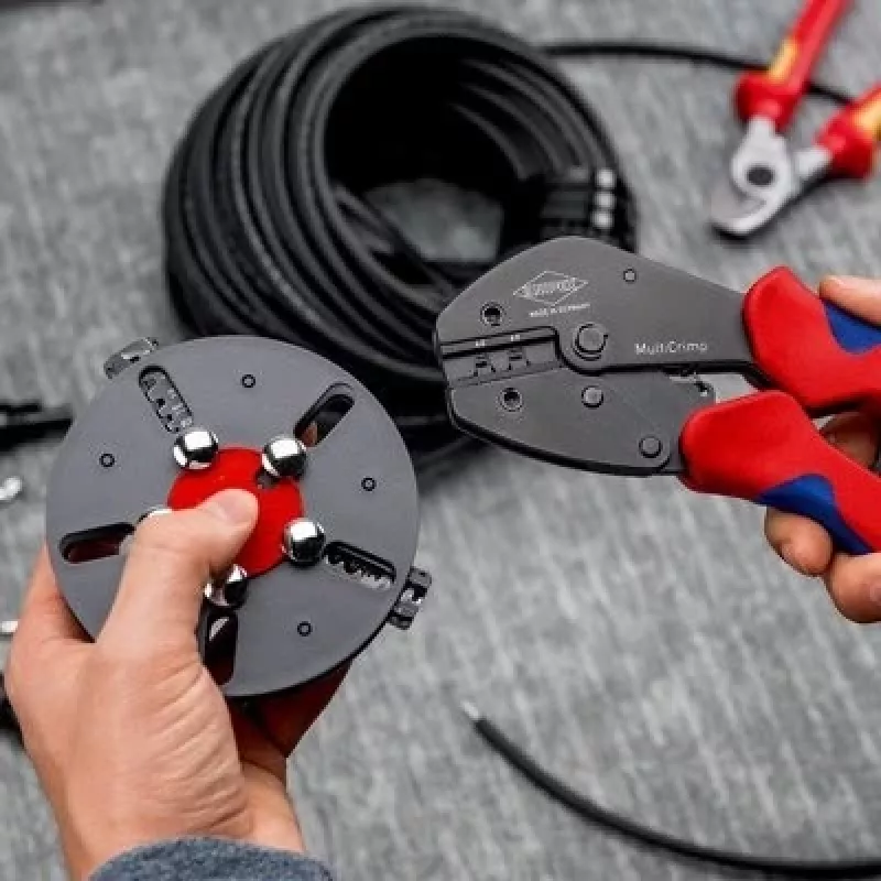 Narzędzie do zaciskania Knipex 97 33 03 MultiCrimp do złączy PV MC4 i MC4 EVO2