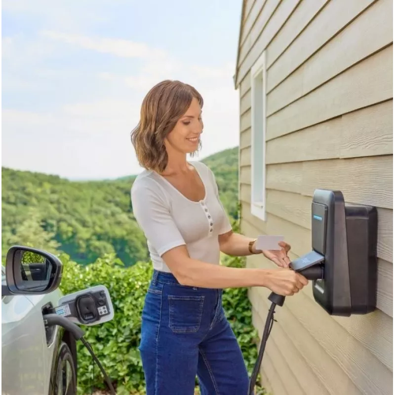 Ścienna stacja ładowania EV Hager witty one 11 kW 3-fazowa z gniazdem Type 2, RFID, Bluetooth, kablem 4,5 m, IP55, IK10