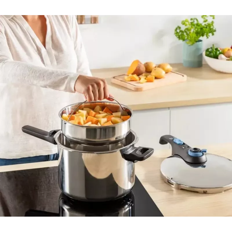 Szybkowar Tefal SECURE TRENDY 6L z koszyczkiem do gotowania na parze ze stali nierdzewnej, kompatybilny z indukcją