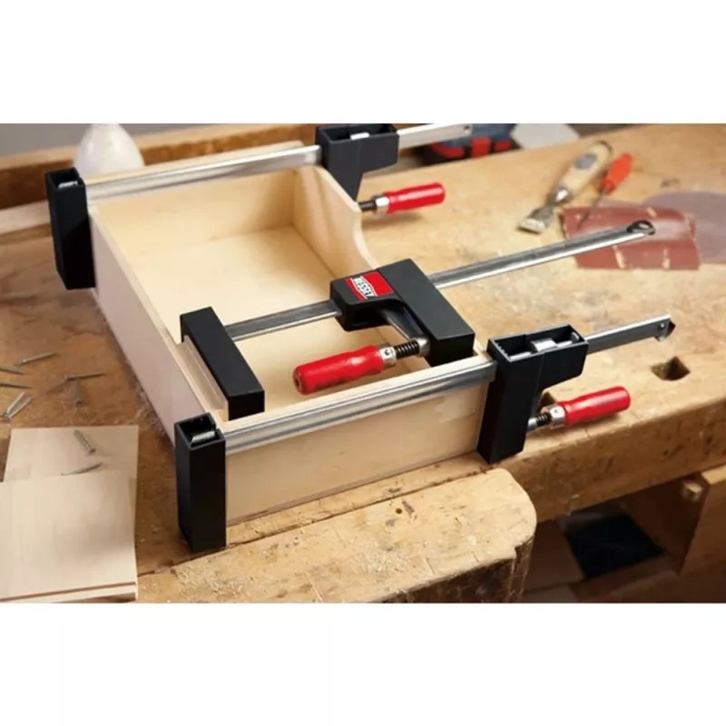Zacisk śrubowy Bessey UniKlamp UK100, długość 1000 mm, głębokość rozwarcia 80 mm, czarny/czerwony